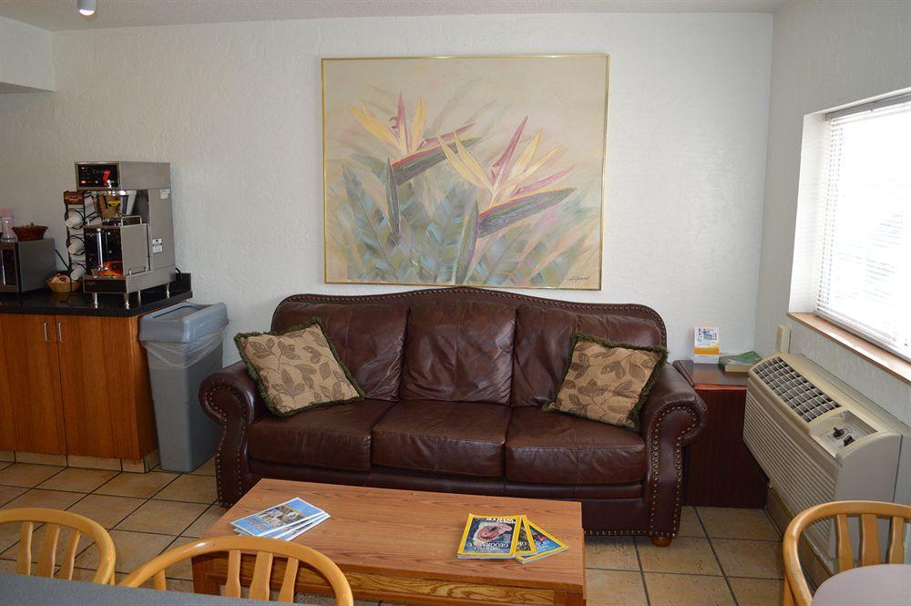 Econo Lodge & Suites Spokane Bagian luar foto