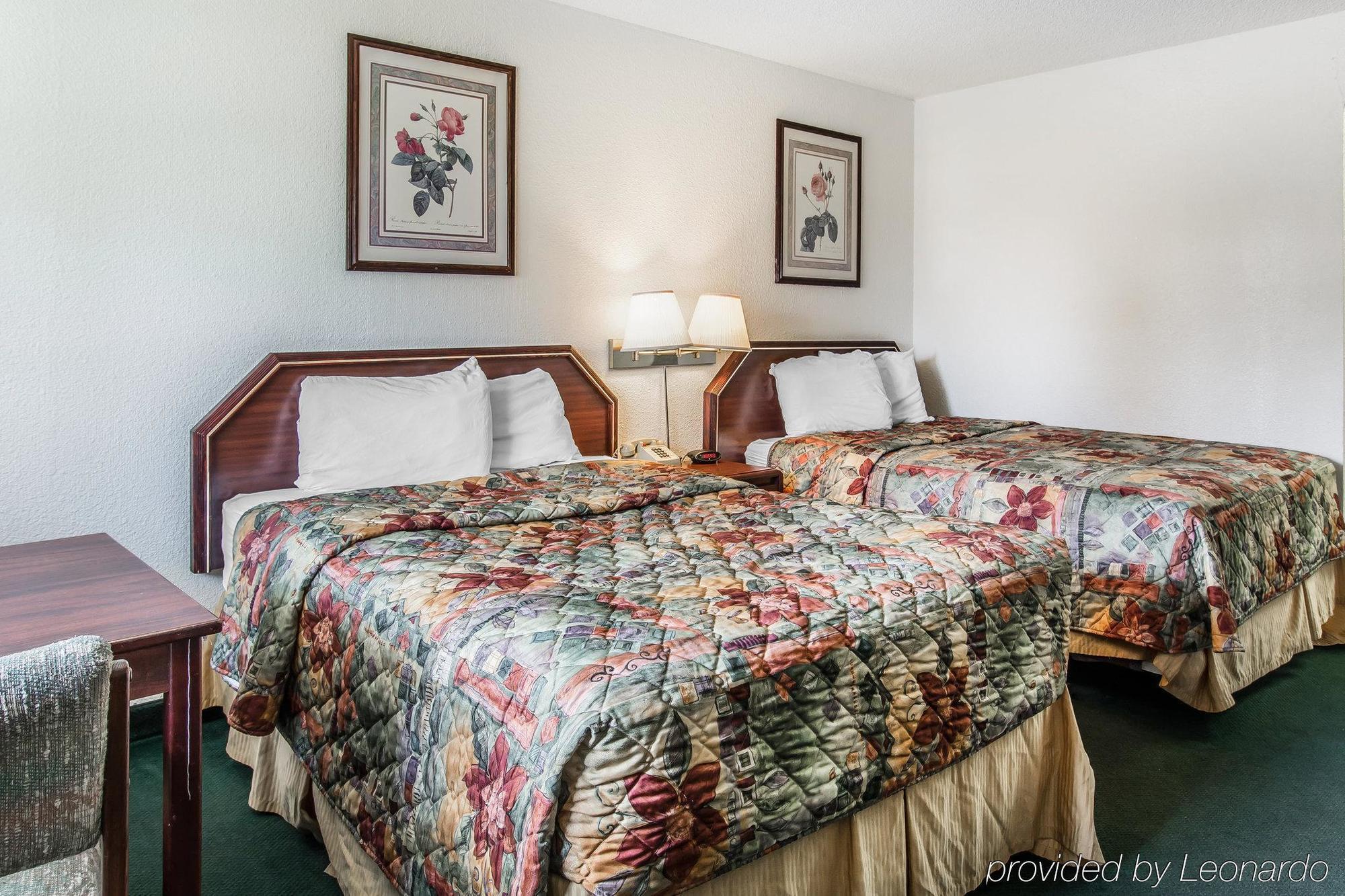 Econo Lodge & Suites Spokane Bagian luar foto