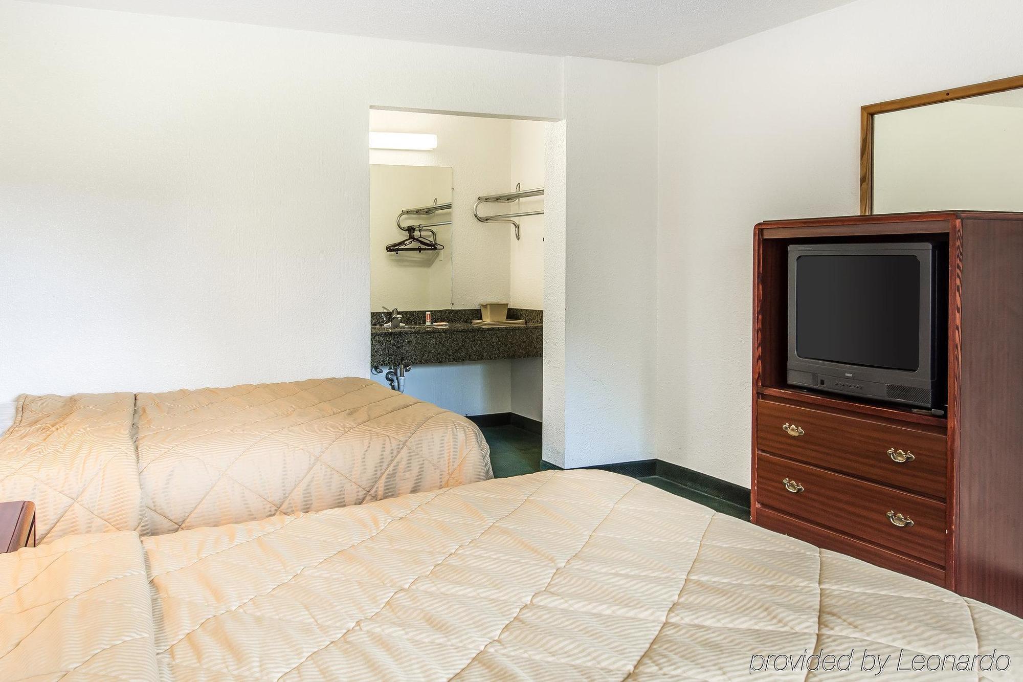 Econo Lodge & Suites Spokane Bagian luar foto