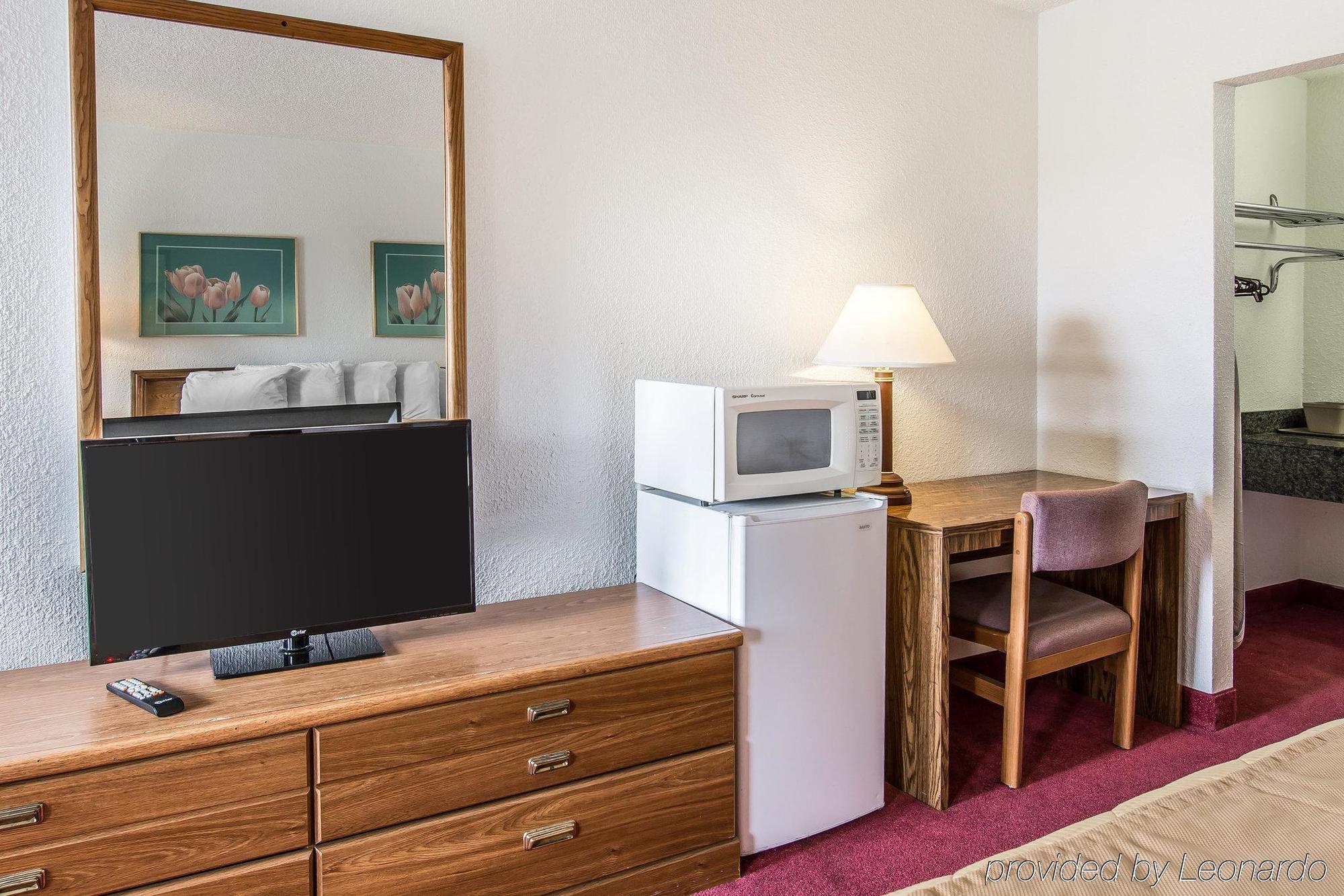 Econo Lodge & Suites Spokane Bagian luar foto