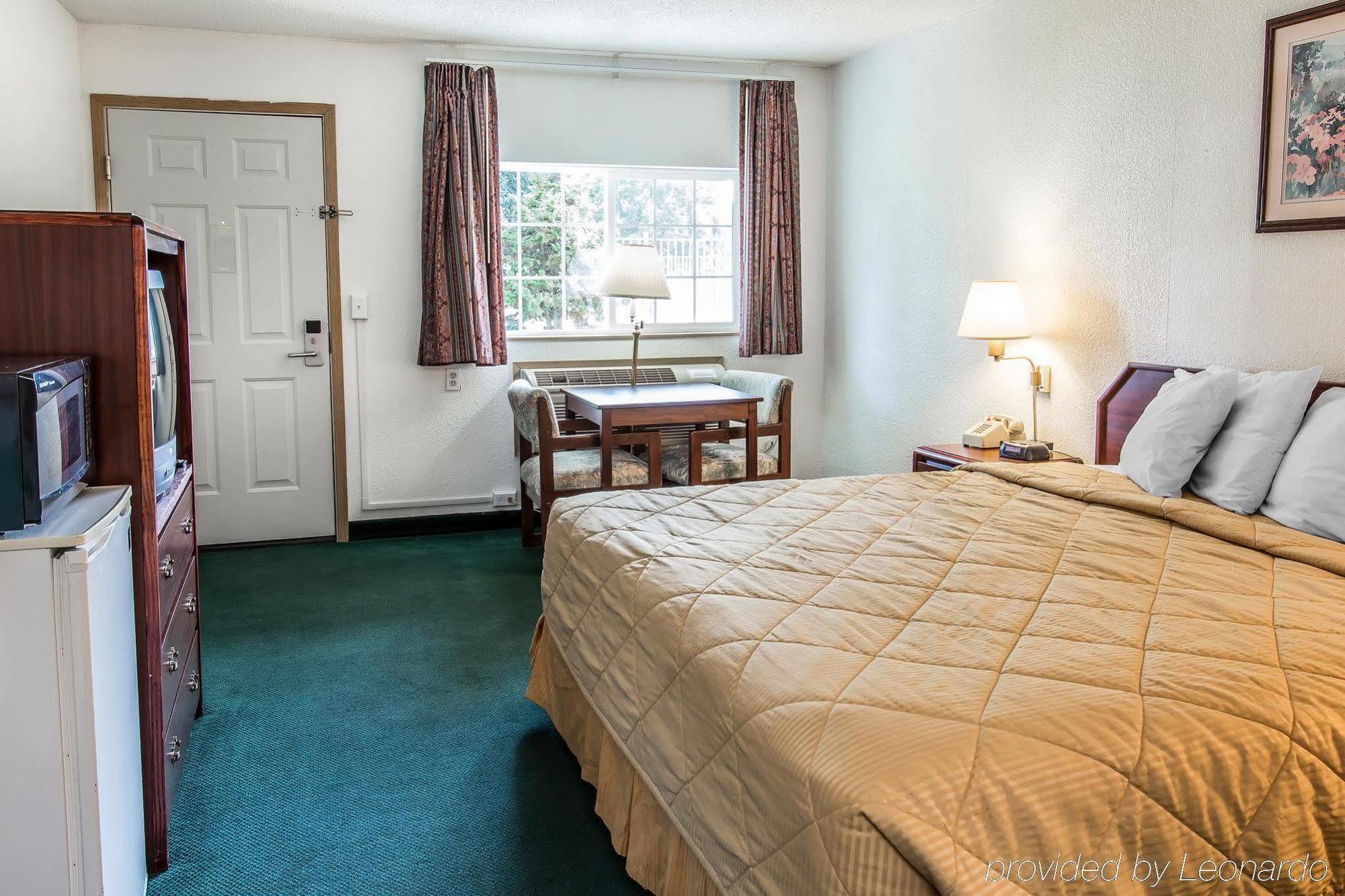 Econo Lodge & Suites Spokane Bagian luar foto