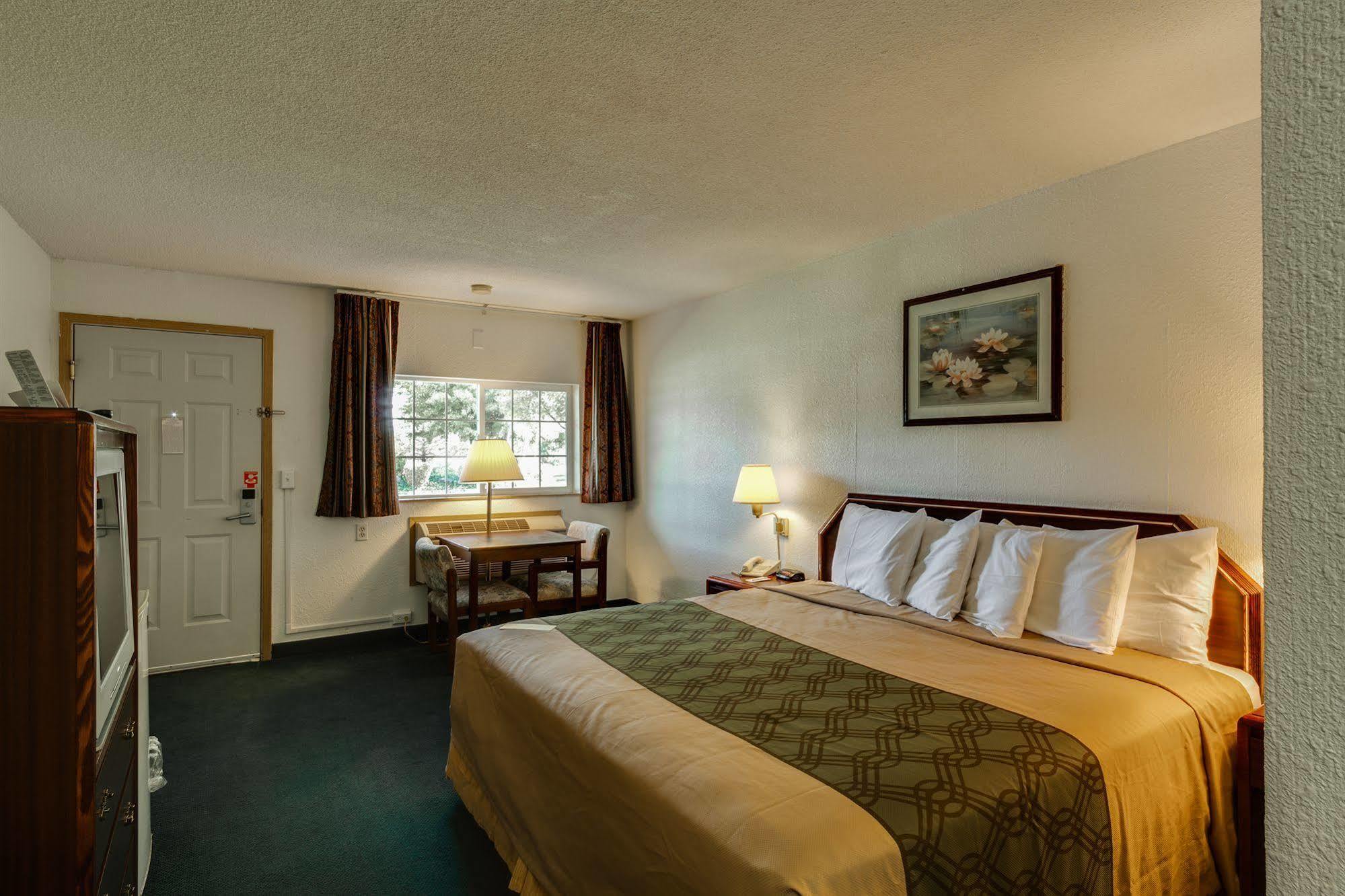 Econo Lodge & Suites Spokane Bagian luar foto