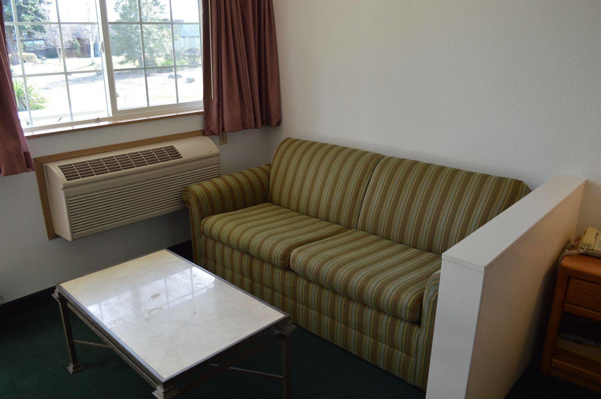 Econo Lodge & Suites Spokane Bagian luar foto