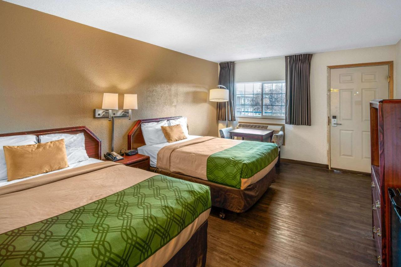Econo Lodge & Suites Spokane Bagian luar foto