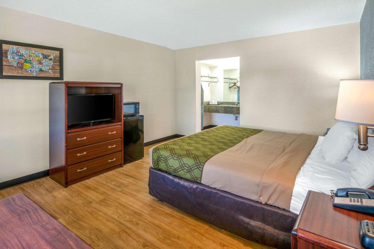 Econo Lodge & Suites Spokane Bagian luar foto