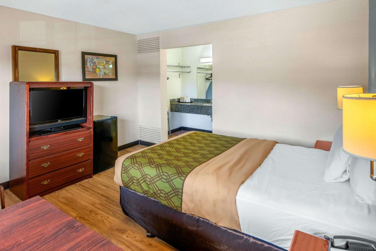 Econo Lodge & Suites Spokane Bagian luar foto
